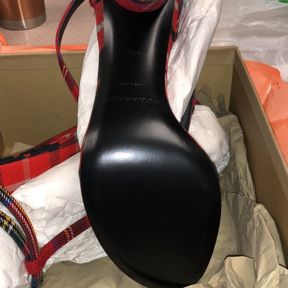 Brand New Burberry pumps size 10.5 never worn